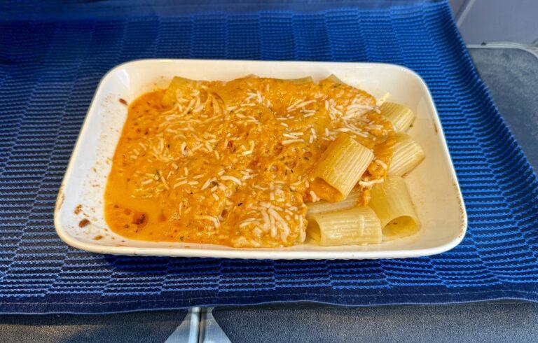 Taste Test: Mezzi Rigatoni On United Airlines