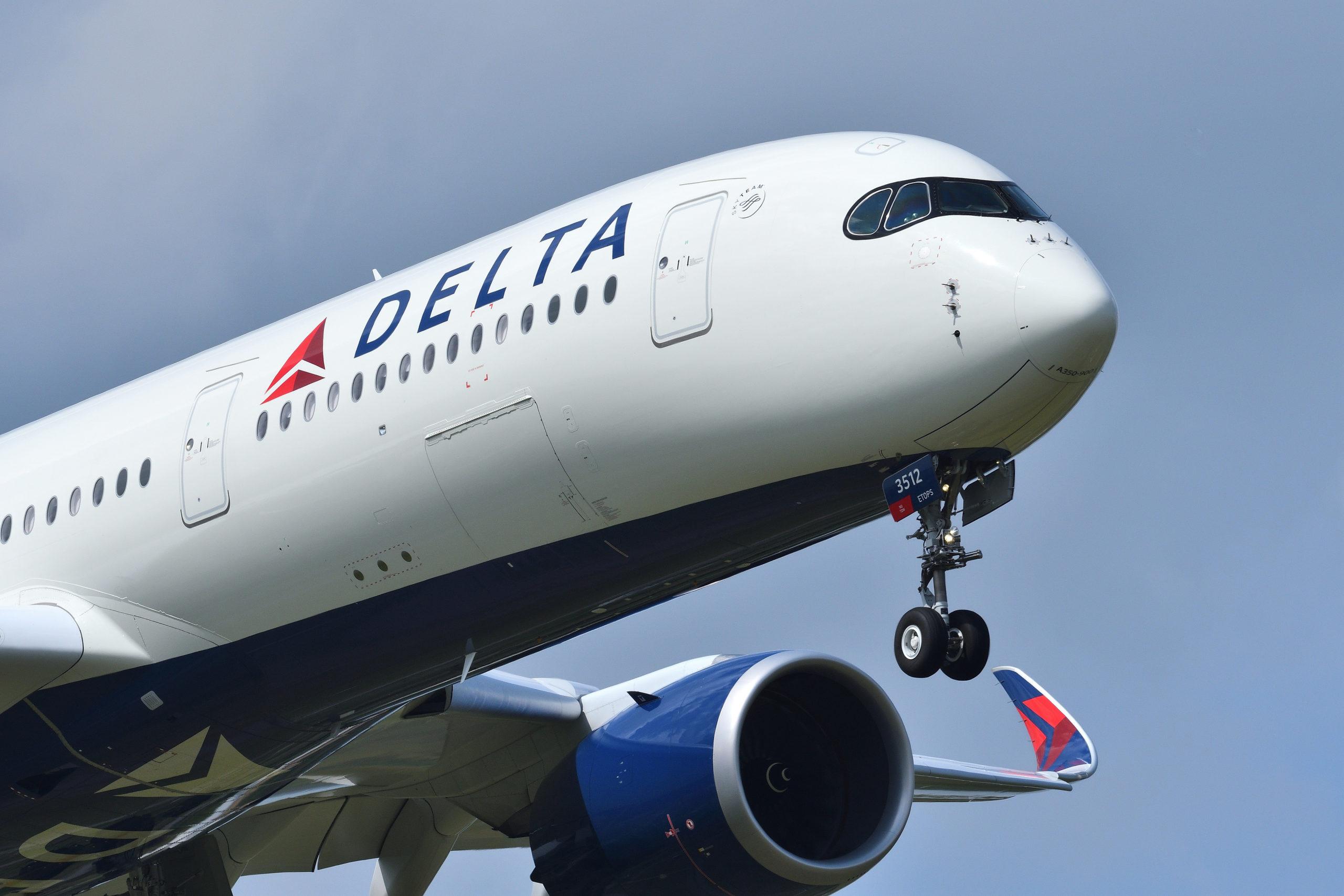 What is the Best Credit Card to Pay for Delta Airfare Purchases?