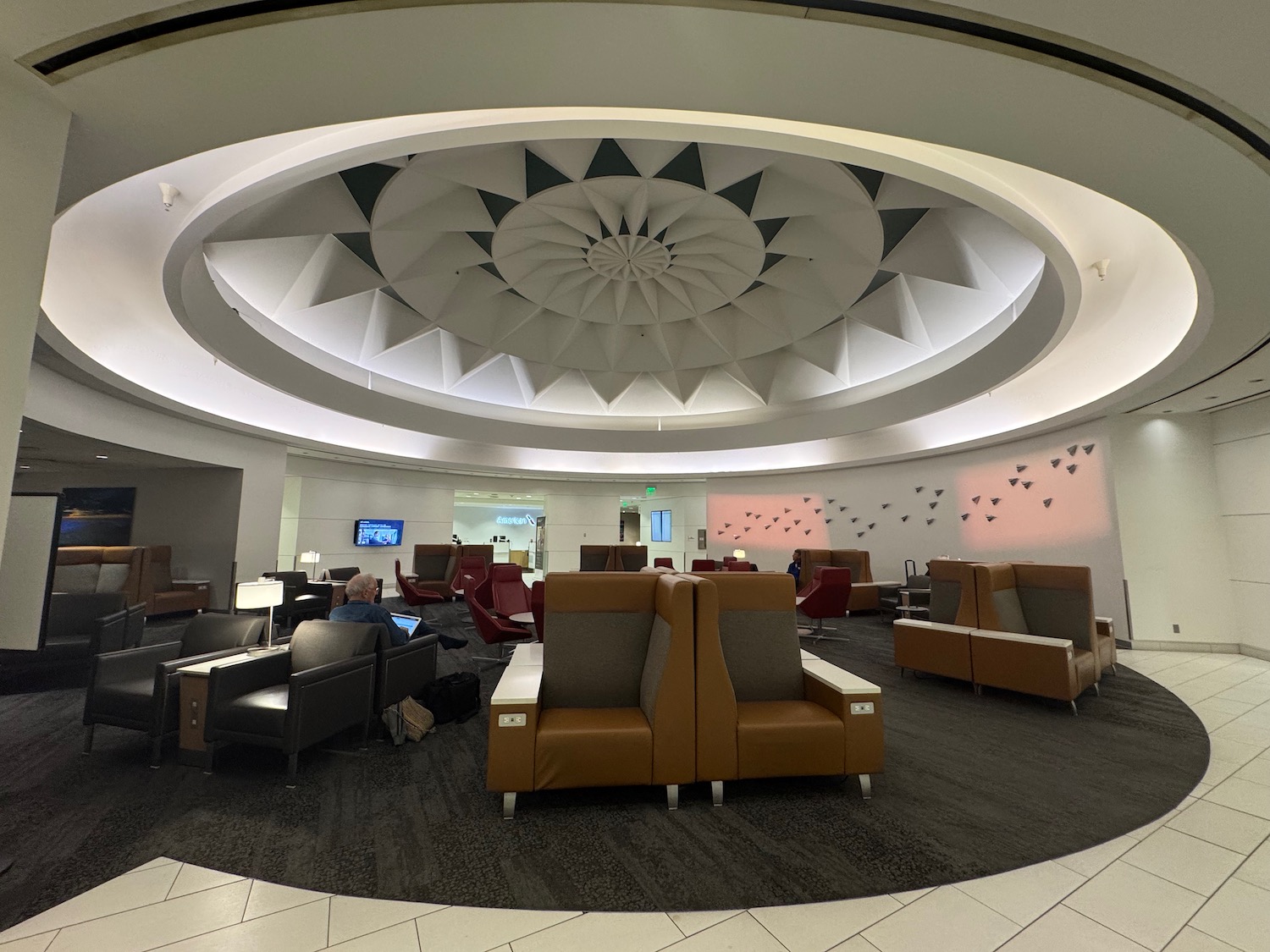 Review: American Airlines Admirals Club Los Angeles (LAX) – Terminal 5