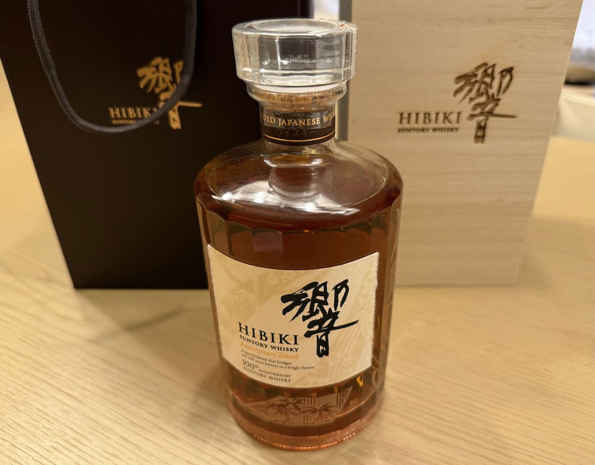 I Bought Hibiki Whisky In Japan Airlines First Class… Now What?!?