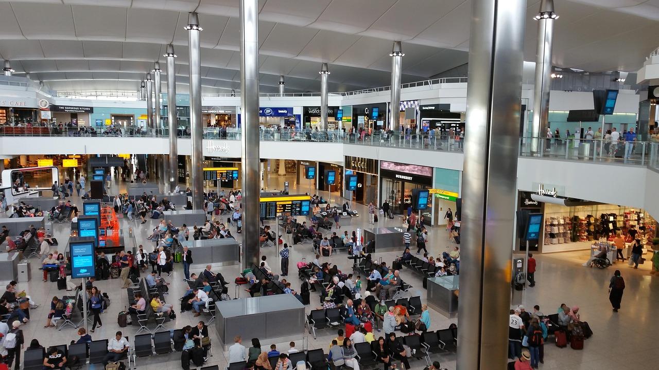 London Heathrow Airport shut on March 21, 2025 due to power outage