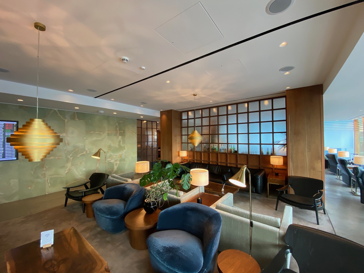 Review: Cathay Pacific First Class Lounge London (LHR)