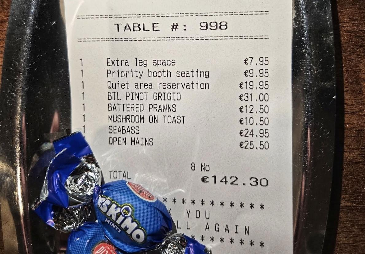 Hah: Restaurant Trolls Ryanair CEO, Adds Fees To Bill