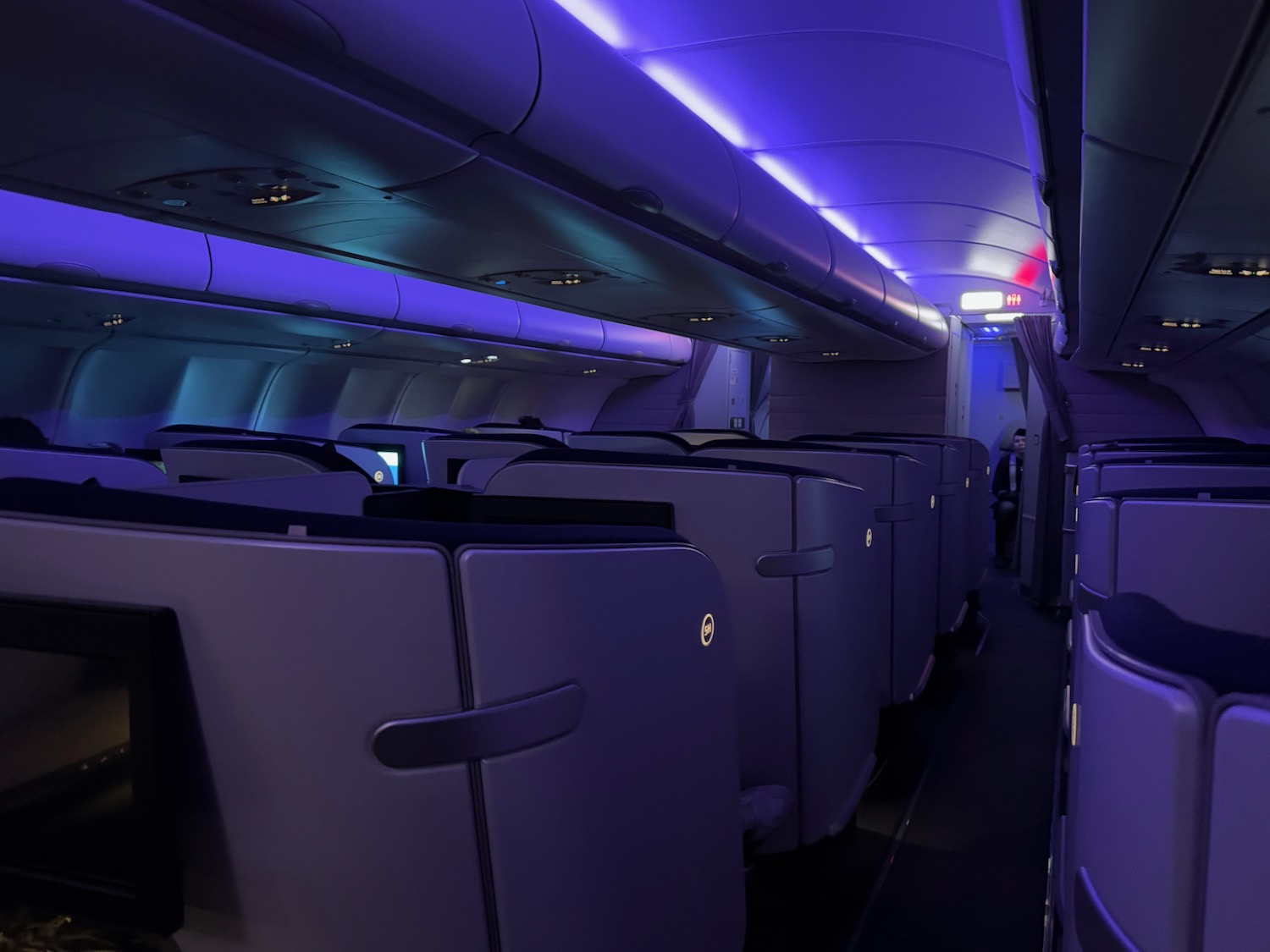 Solid: Finnair A330 Transatlantic Business Class (HEL-JFK)