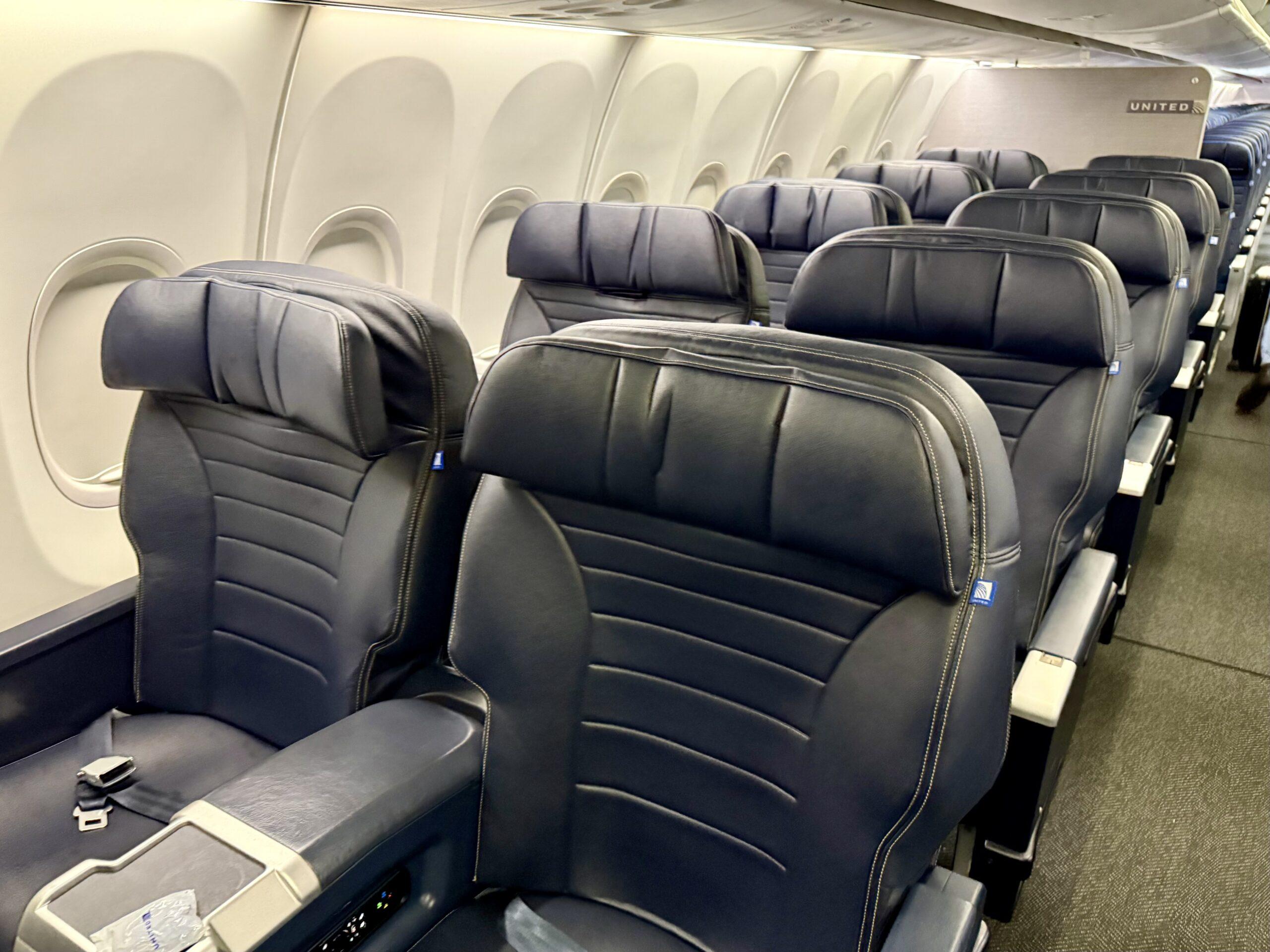 Review: United Airlines Boeing 737-900 First Class (AUS-SFO)