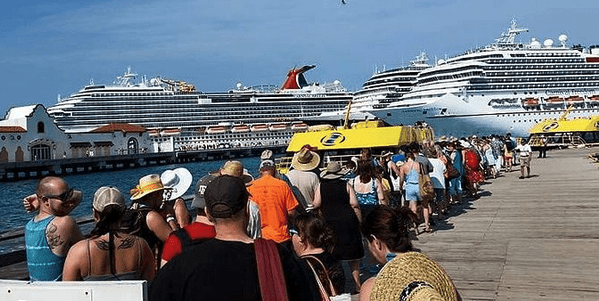 How to Beat The Crowds & Learn When Cruise Ships Won’t Be at Your Destination