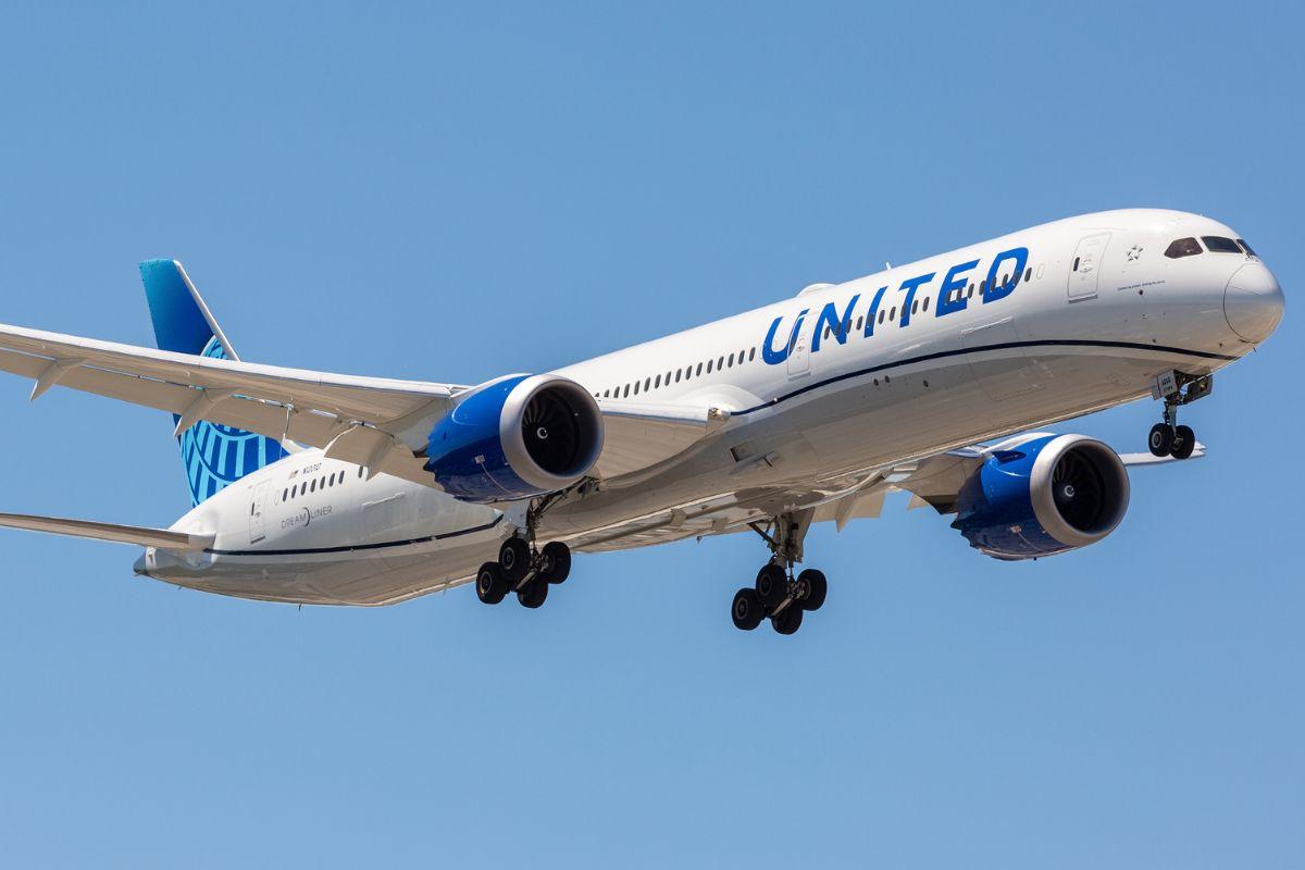 14 Hour United Airlines Flight to Shanghai Ends Up Diverting After Pilot Realizes He’s Left His Passport At Home