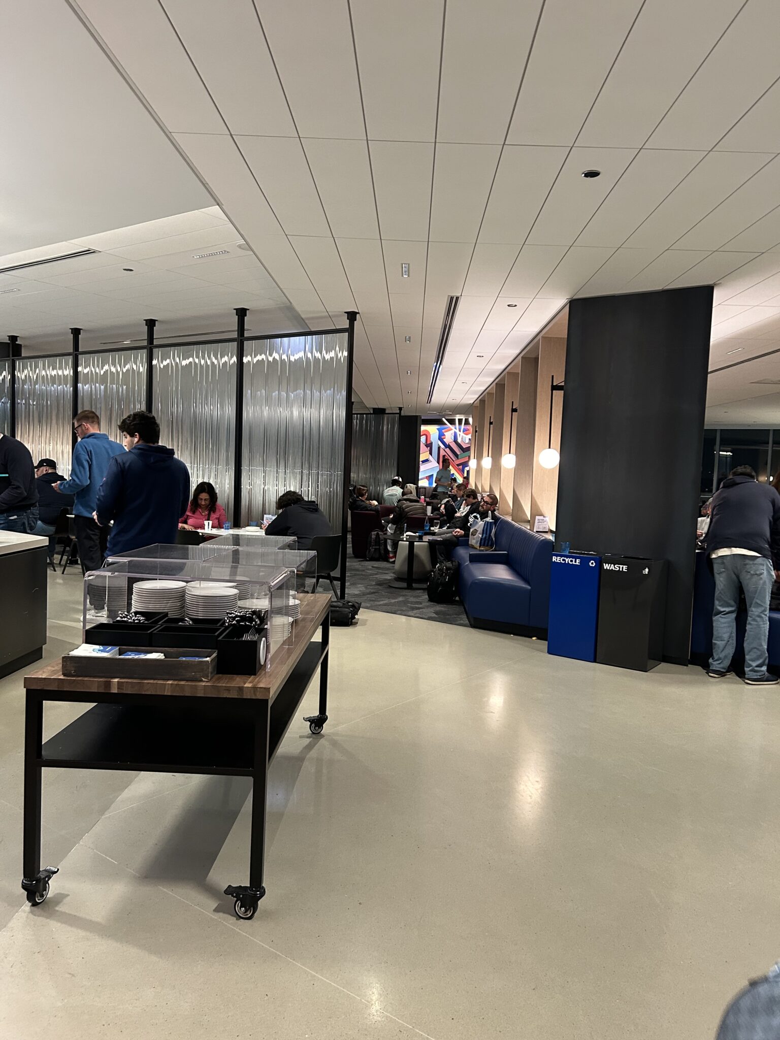 Lounge Review: United Club(s) - Chicago O'Hare (ORD) - Terminal 1 (C10 ...