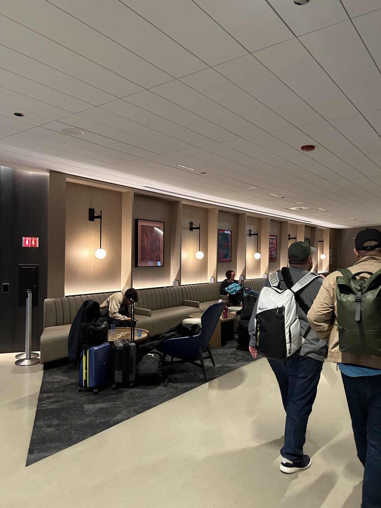 Lounge Review: United Club(s) - Chicago O'Hare (ORD) - Terminal 1 (C10 ...