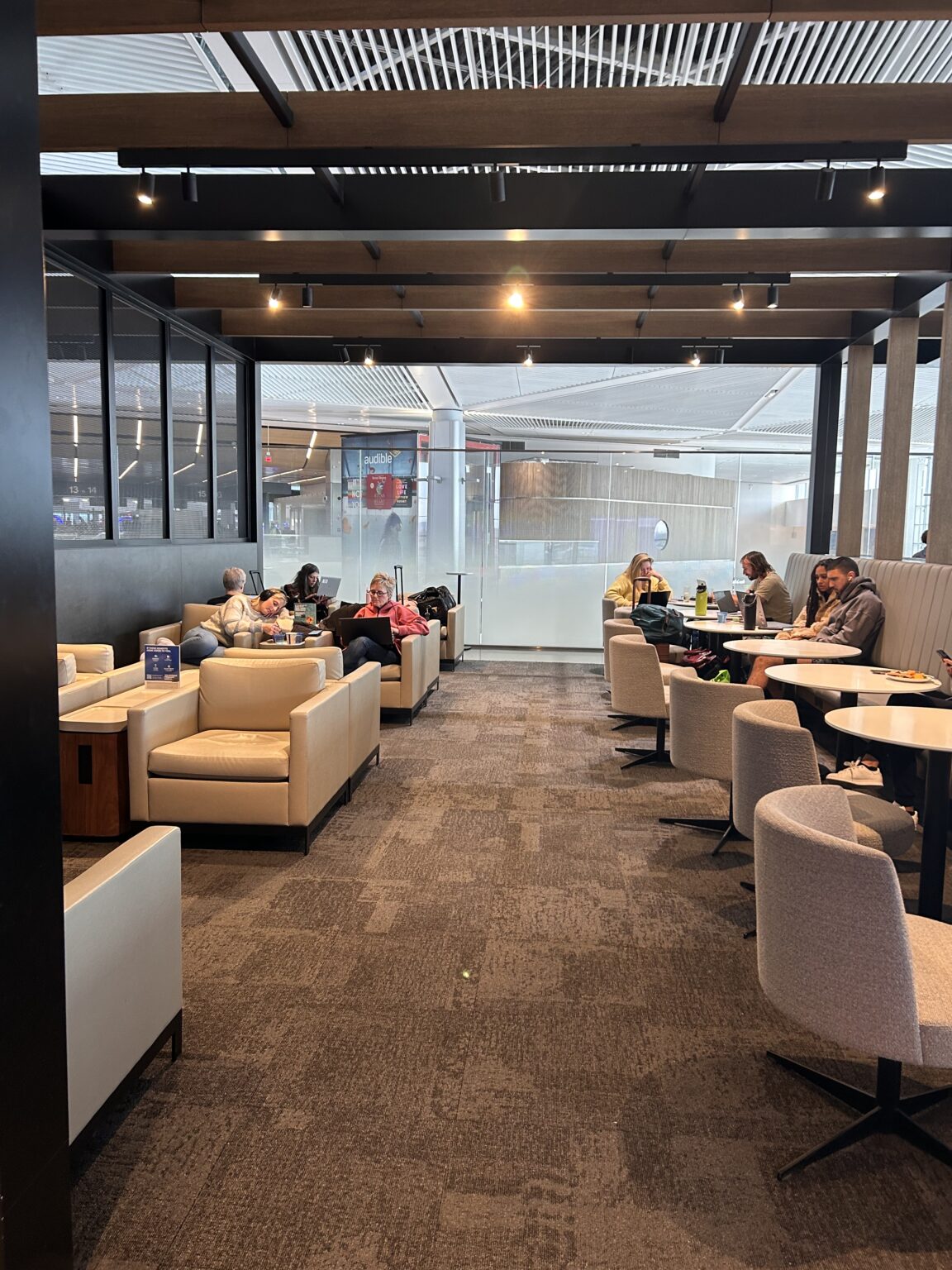 Review: Explore United's Reimagined Club at Newark (EWR), Terminal A ...
