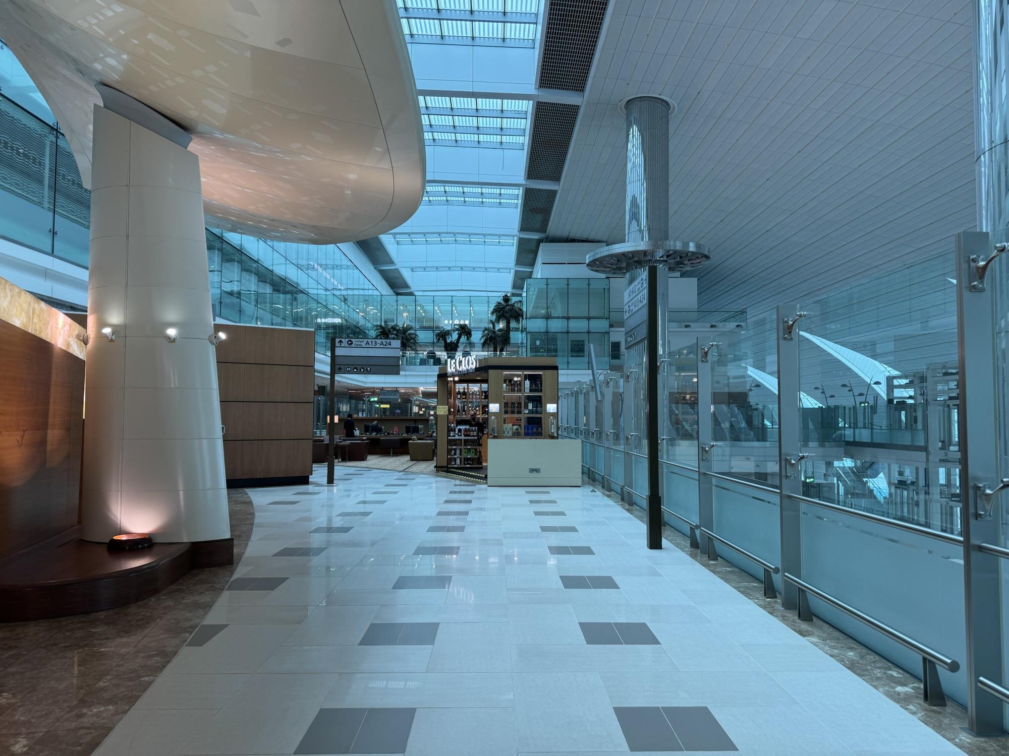Review: Emirates Business Lounge Concourse A, Dubai Airport (DXB)