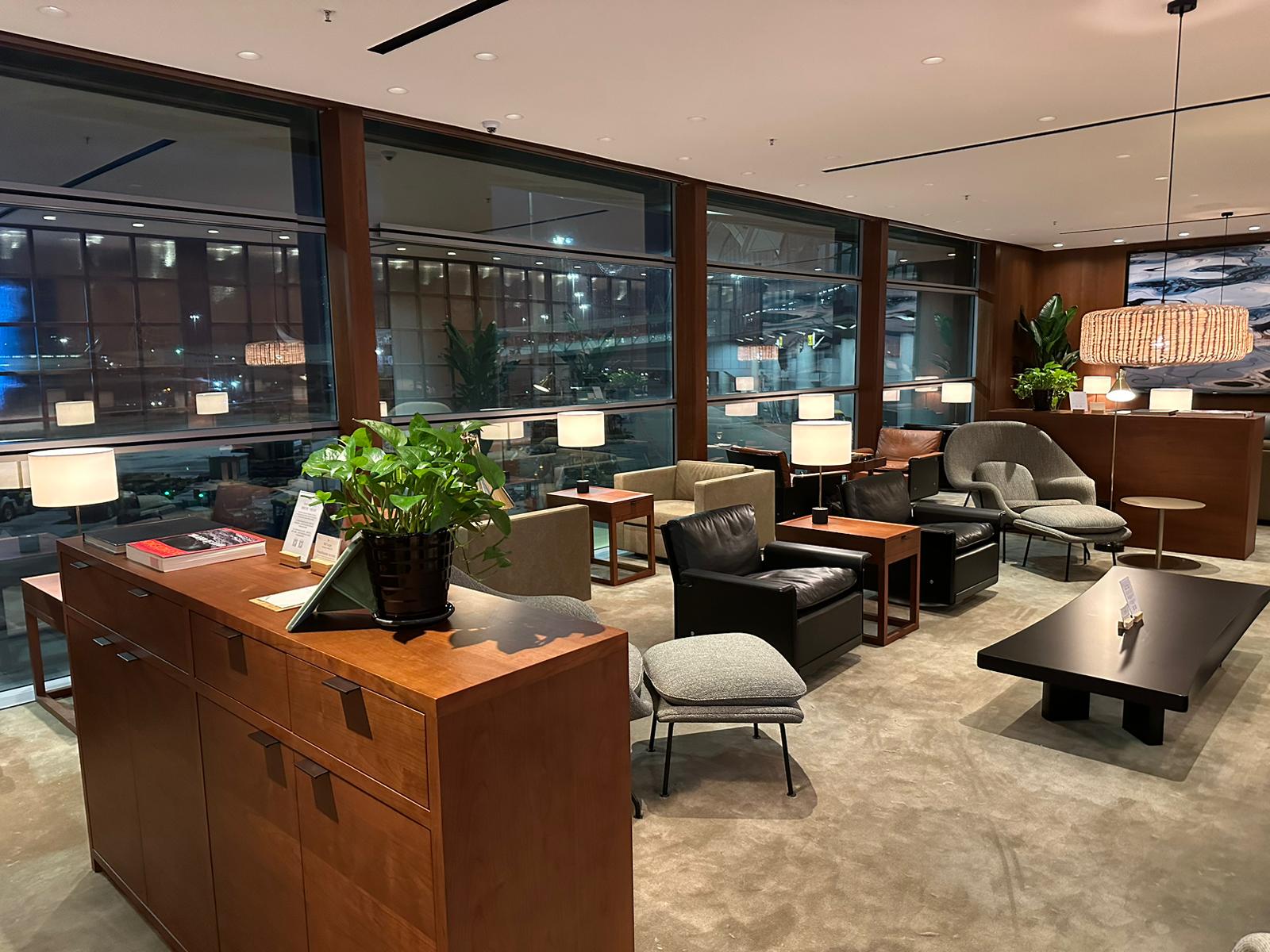 The Alviator Family Review: Cathay Pacific The Bridge, Hong Kong (HKG) [NEW, 2025]