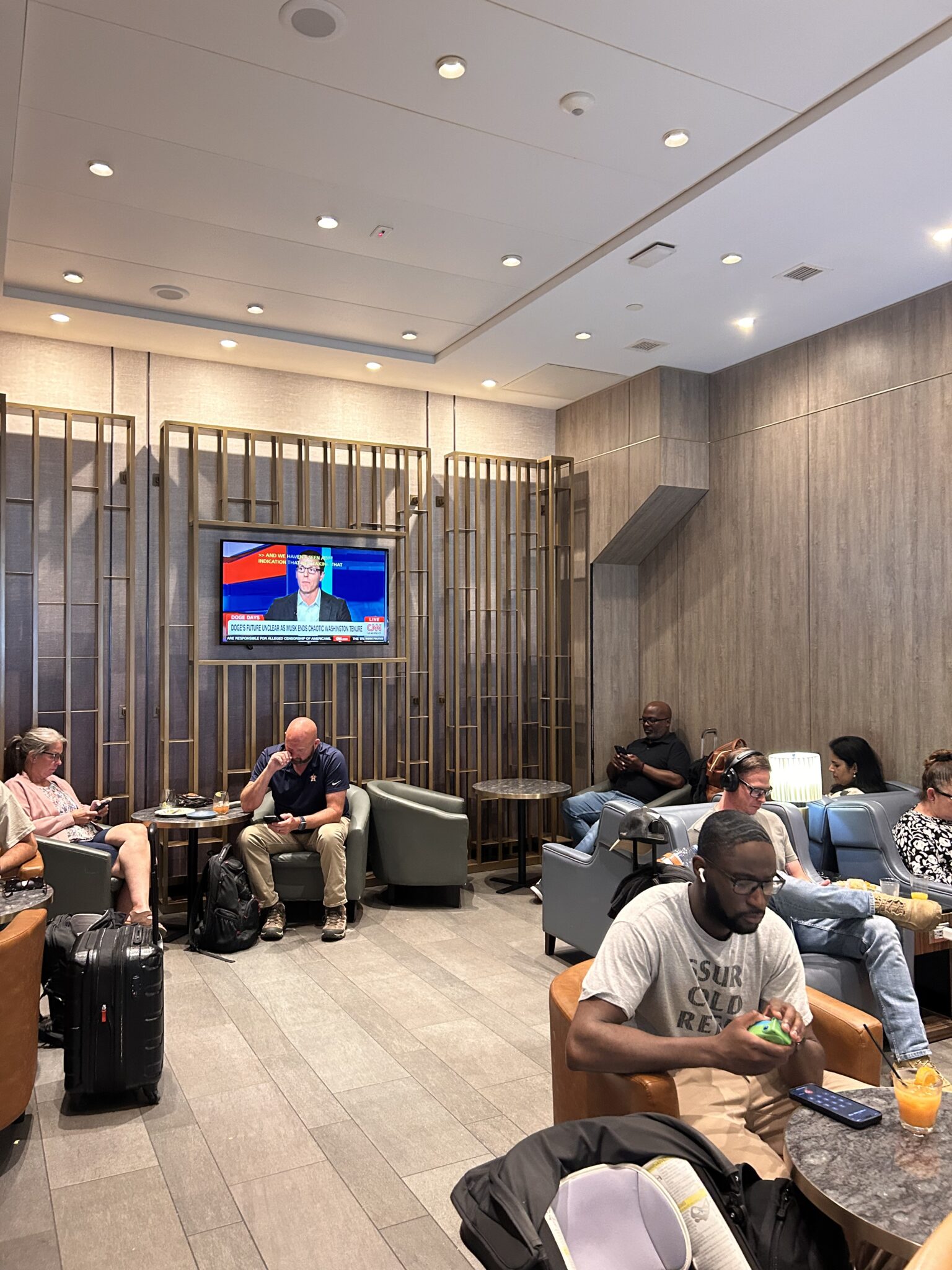 Review: Plaza Premium Lounge - at Dallas-Fort Worth (DFW), Terminal E ...