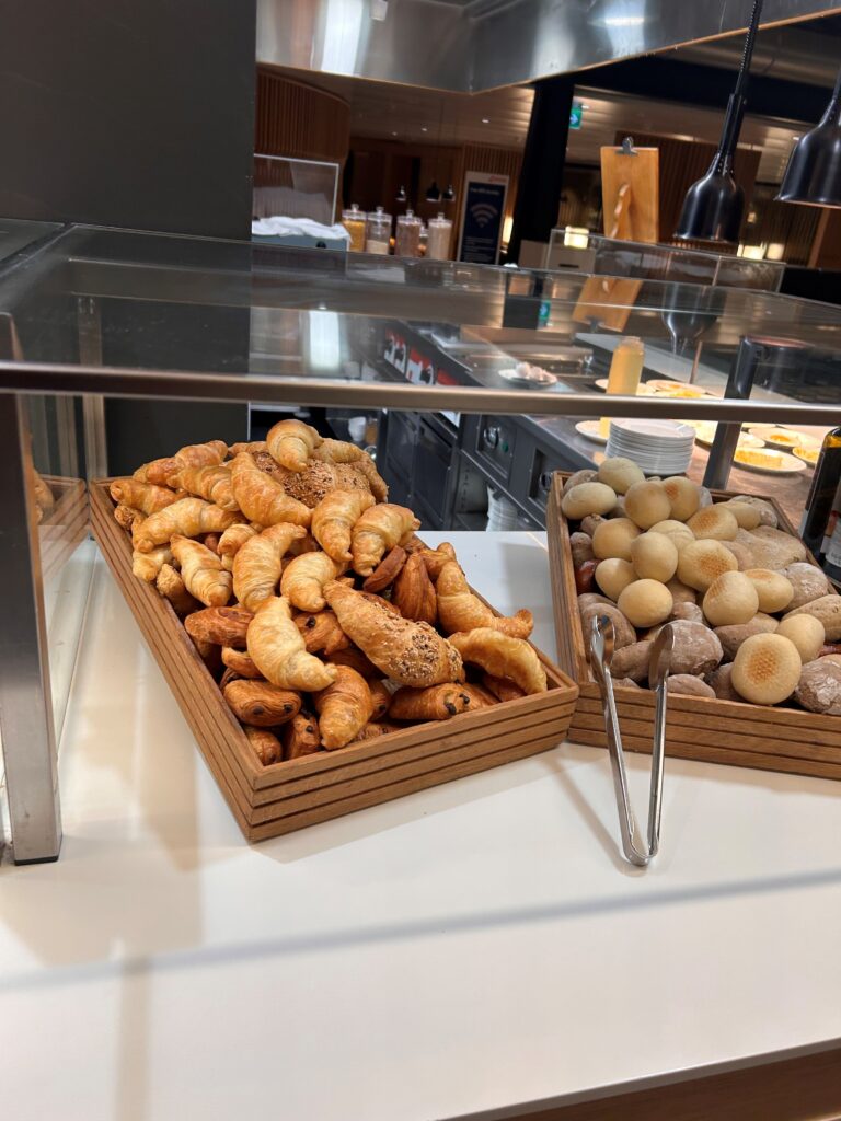 a group of bread in a basket