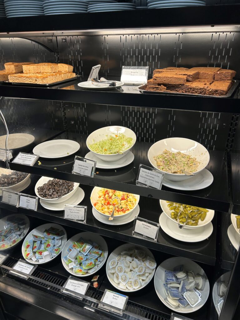 Review : Salon Odyssee, Desjardin – Plaza Premium Lounge – Montreal (YUL), Transborder Concourse