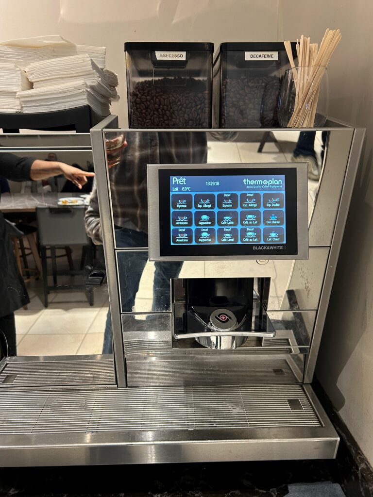Review : Salon Odyssee, Desjardin – Plaza Premium Lounge – Montreal (YUL), Transborder Concourse
