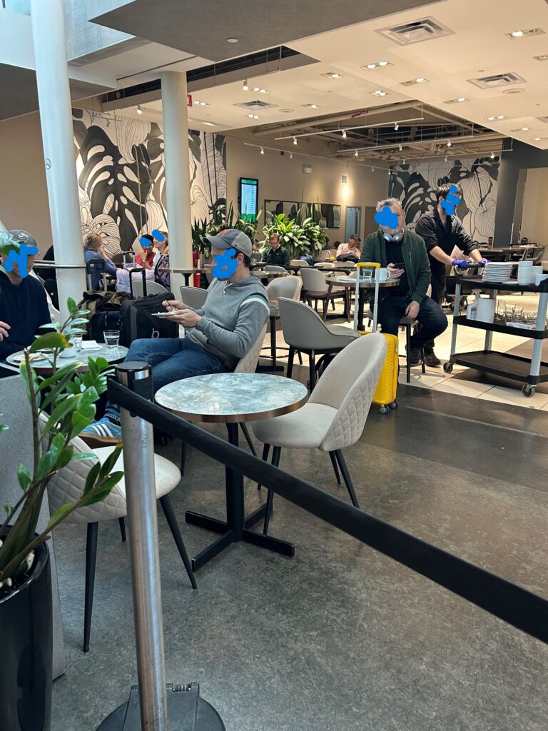Review : Salon Odyssee, Desjardin – Plaza Premium Lounge – Montreal (YUL), Transborder Concourse