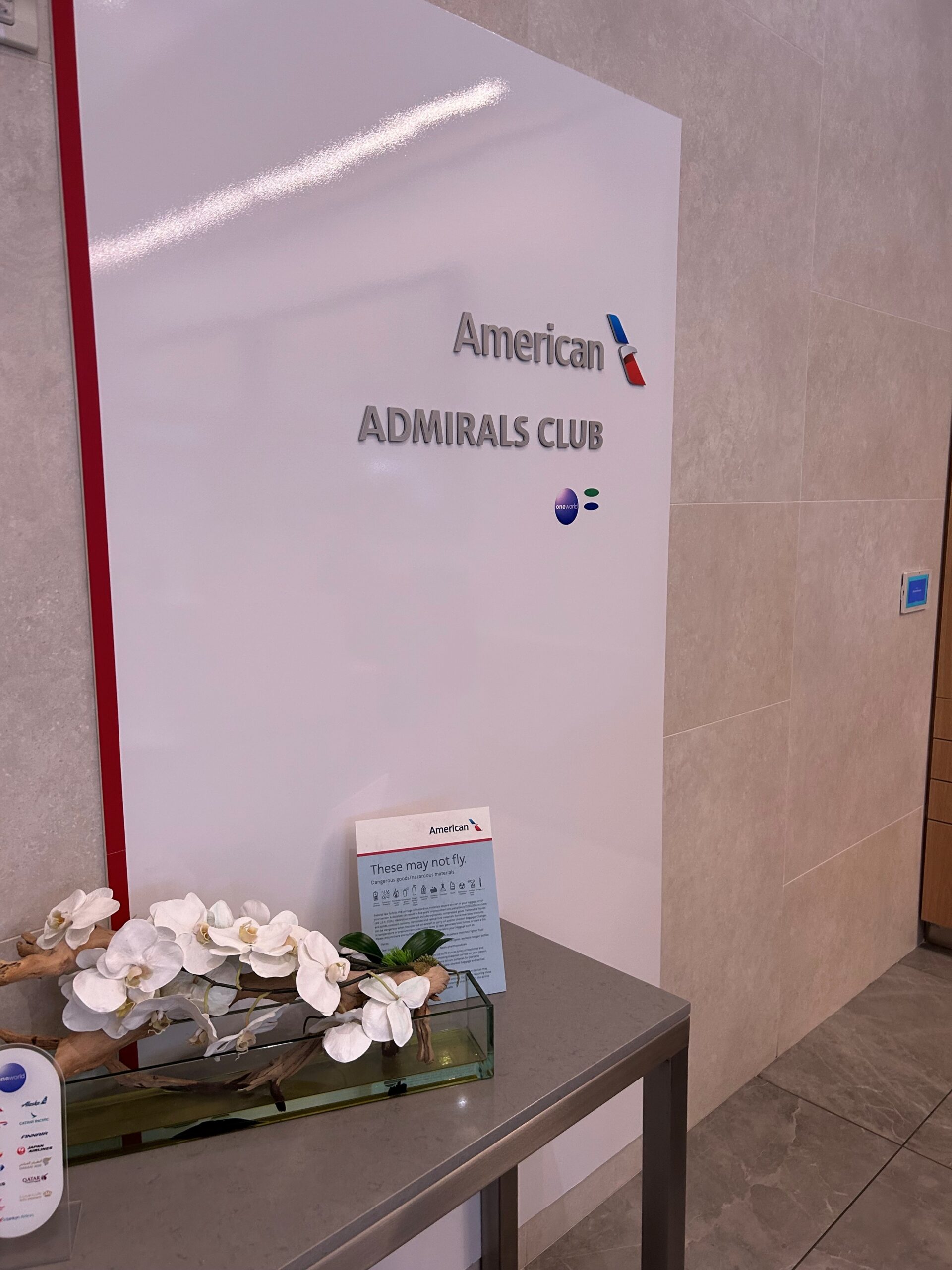 boardingarea.com - Adam Stuart - Review: American Airlines Admirals Club - Dallas-Fort Worth (DFW), Terminal D